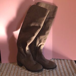 Suede look light brown keen boot